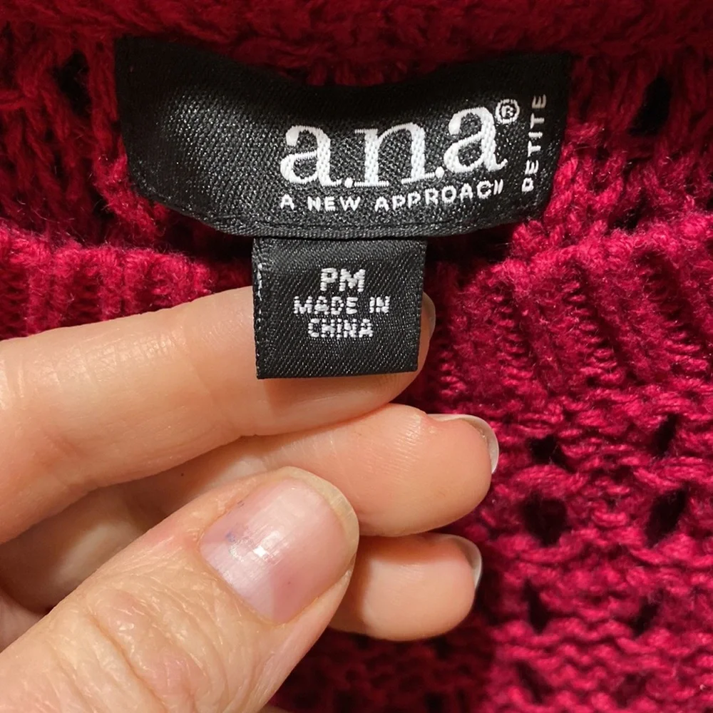 Spring crochet Raspberry sweater - Picture 3 of 4